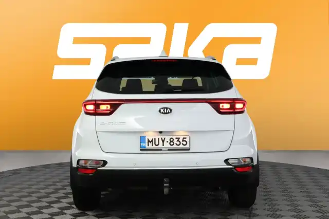 Valkoinen Maastoauto, Kia Sportage – MUY-835