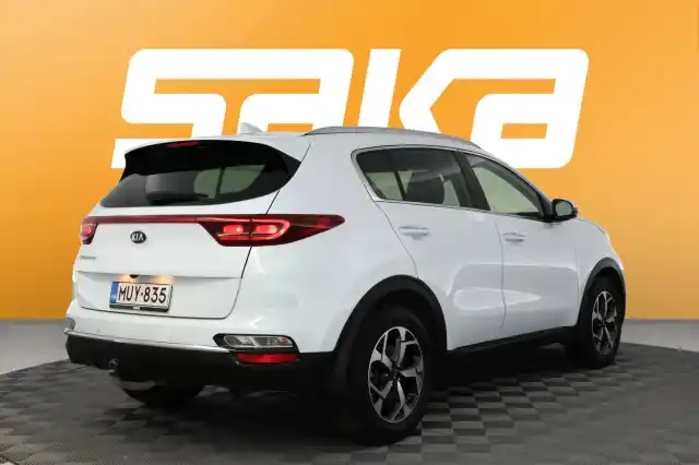 Valkoinen Maastoauto, Kia Sportage – MUY-835