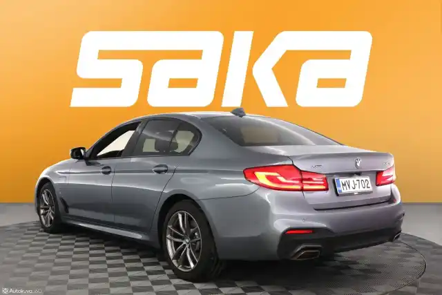 Sininen Sedan, BMW 530 – MVJ-702