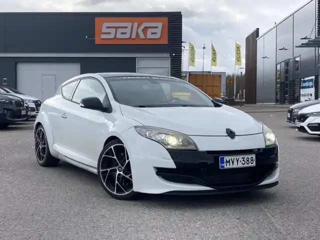 Valkoinen Coupe, Renault Megane – MVY-388
