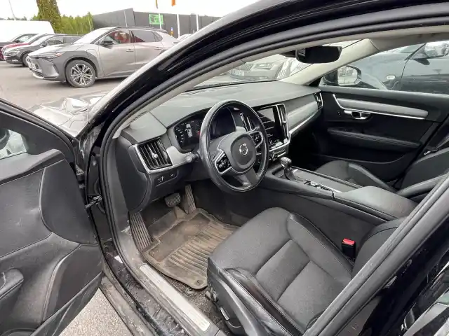 Musta Farmari, Volvo V90 – MVY-502