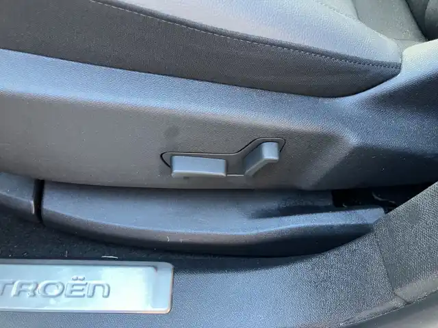 Sininen Maastoauto, Citroen C5 Aircross – MXY-179