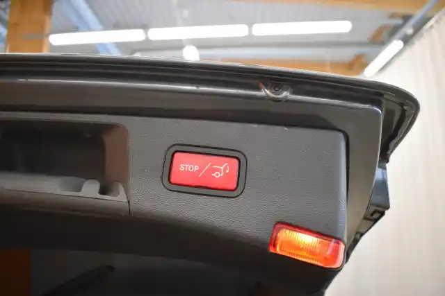 Harmaa Farmari, Mercedes-Benz E – MXY-344