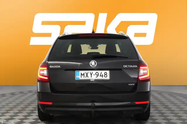 Musta Farmari, Skoda Octavia – MXY-948