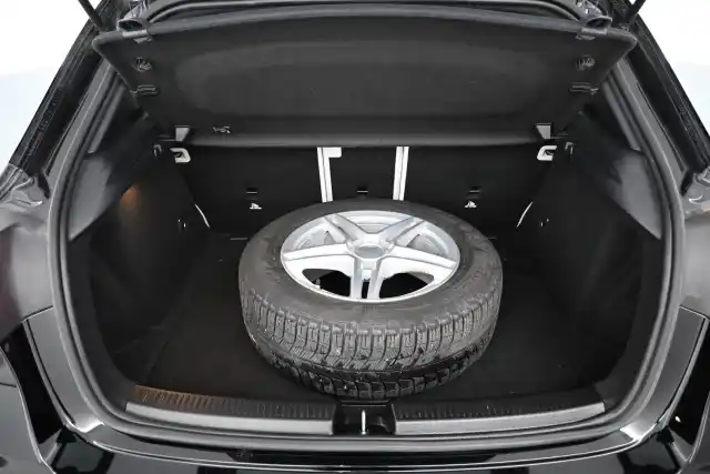 Musta Viistoperä, Mercedes-Benz A – MXZ-142