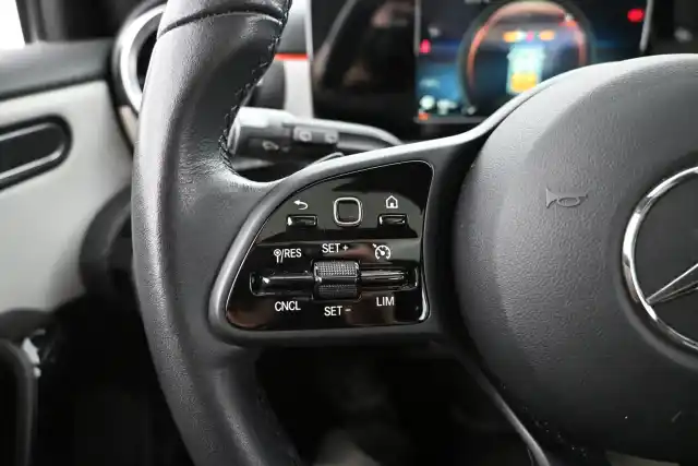 Musta Viistoperä, Mercedes-Benz A – MXZ-142