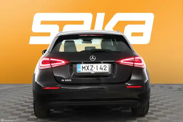 Musta Viistoperä, Mercedes-Benz A – MXZ-142