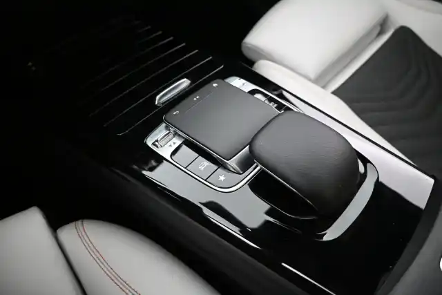 Musta Viistoperä, Mercedes-Benz A – MXZ-142