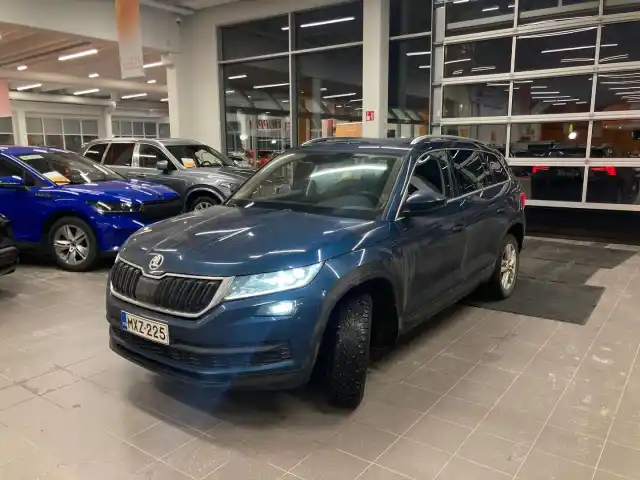 Sininen Maastoauto, Skoda Kodiaq – MXZ-225