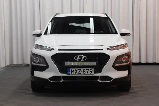 Valkoinen Maastoauto, Hyundai KONA – MXZ-879