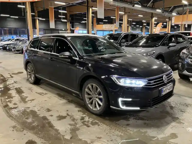 Musta Farmari, Volkswagen Passat – MYP-488