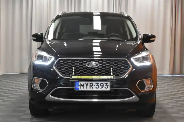 Musta Maastoauto, Ford Kuga – MYR-393