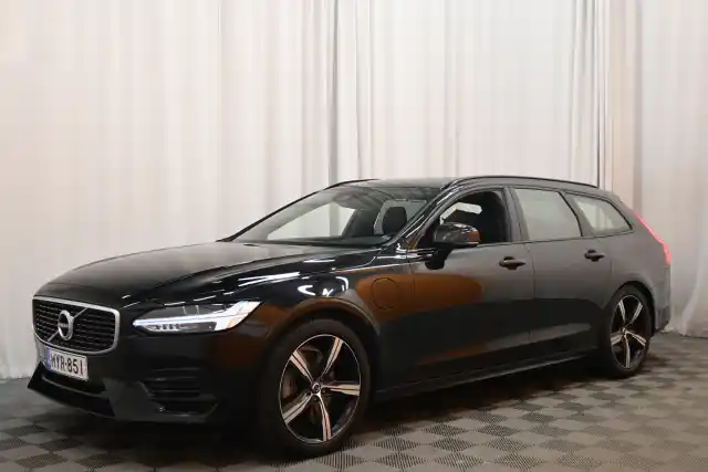 Musta Farmari, Volvo V90 – MYR-851