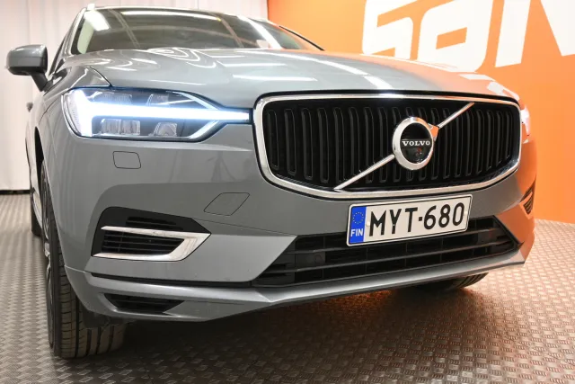 Harmaa Maastoauto, Volvo XC60 – MYT-680