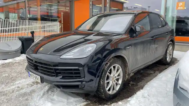 Musta Maastoauto, Porsche Cayenne – MYT-991