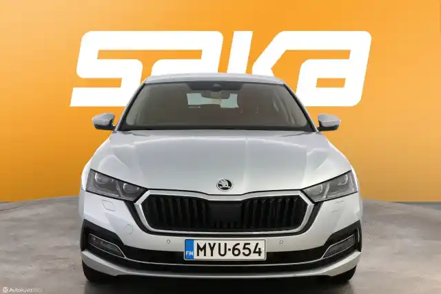 Harmaa Sedan, Skoda Octavia – MYU-654