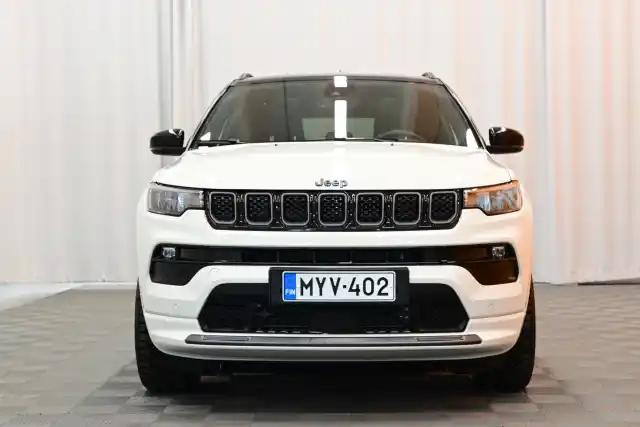 Valkoinen Tila-auto, Jeep Compass – MYV-402