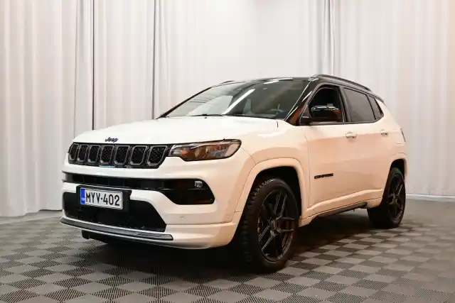 Valkoinen Tila-auto, Jeep Compass – MYV-402