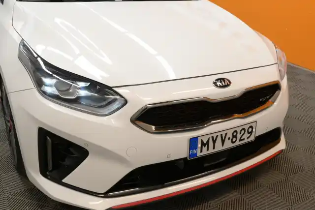 Valkoinen Farmari, Kia ProCeed – MYV-829
