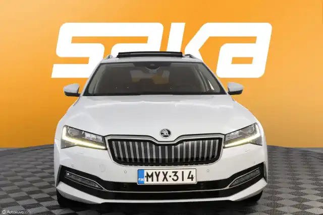 Valkoinen Farmari, Skoda Superb – MYX-314