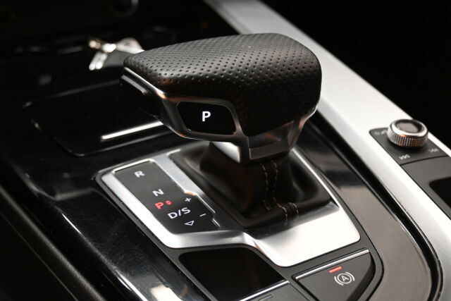 Musta Farmari, Audi A4 – MYX-621
