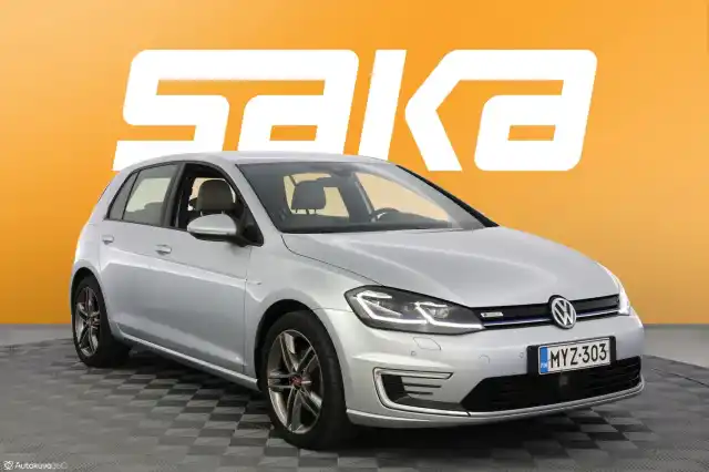 Harmaa Viistoperä, Volkswagen Golf – MYZ-303