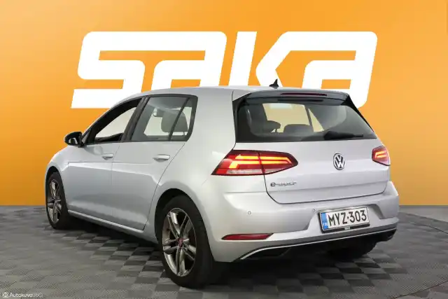 Harmaa Viistoperä, Volkswagen Golf – MYZ-303