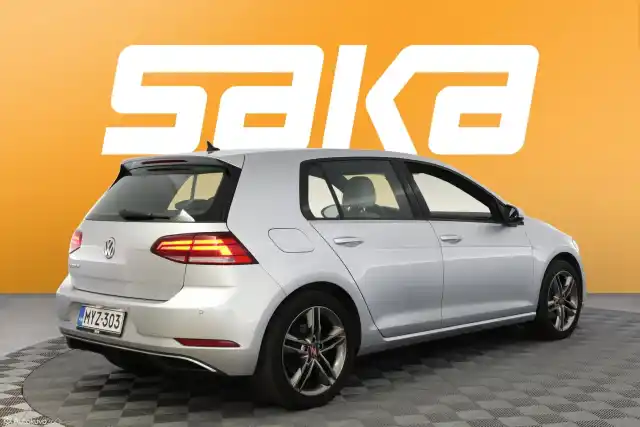 Harmaa Viistoperä, Volkswagen Golf – MYZ-303