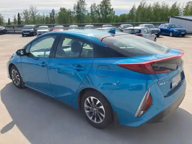 Sininen Viistoperä, Toyota PRIUS PHEV – MYZ-312