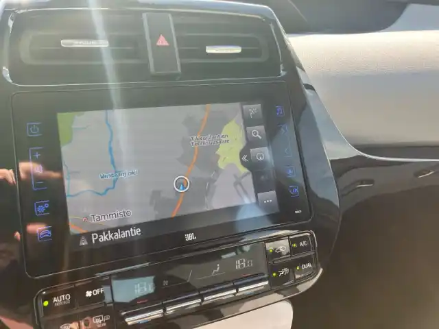 Sininen Viistoperä, Toyota PRIUS PHEV – MYZ-312