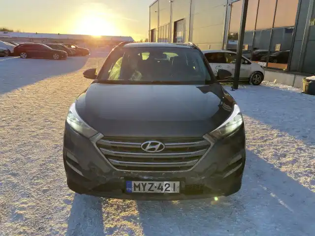 Harmaa Maastoauto, Hyundai Tucson – MYZ-421