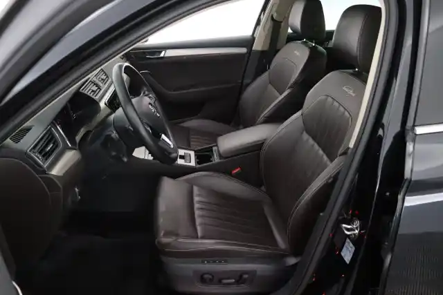 Musta Sedan, Skoda Superb – MZA-166