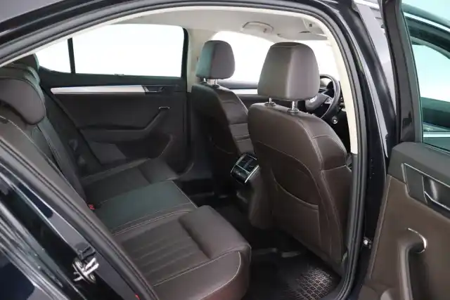 Musta Sedan, Skoda Superb – MZA-166
