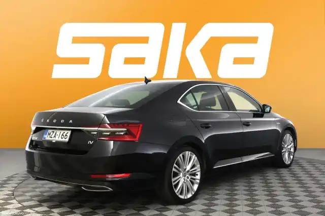Musta Sedan, Skoda Superb – MZA-166