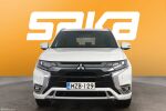 Valkoinen Maastoauto, Mitsubishi Outlander PHEV – MZB-129, kuva 2