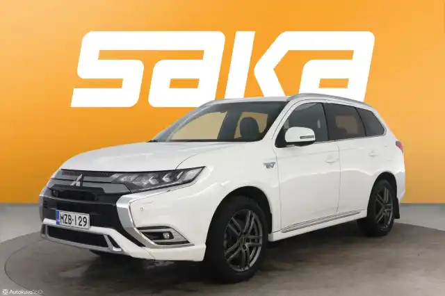 Valkoinen Maastoauto, Mitsubishi Outlander PHEV – MZB-129