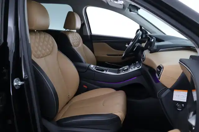 Musta Maastoauto, Hyundai Santa Fe – MZB-558