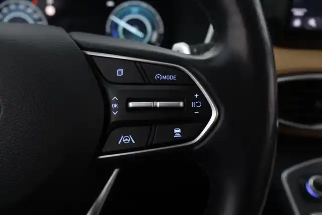 Musta Maastoauto, Hyundai Santa Fe – MZB-558