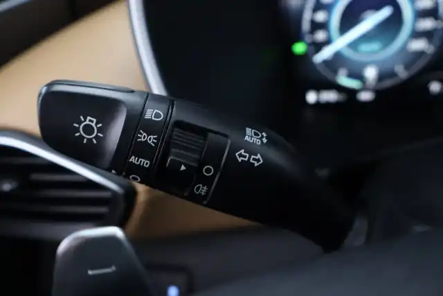 Musta Maastoauto, Hyundai Santa Fe – MZB-558