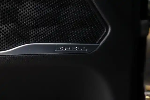 Musta Maastoauto, Hyundai Santa Fe – MZB-558