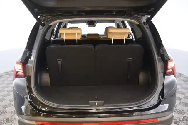 Musta Maastoauto, Hyundai Santa Fe – MZB-558