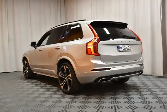 Harmaa Maastoauto, Volvo XC90 – MZB-629