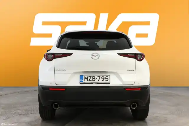 Valkoinen Maastoauto, Mazda CX-30 – MZB-795