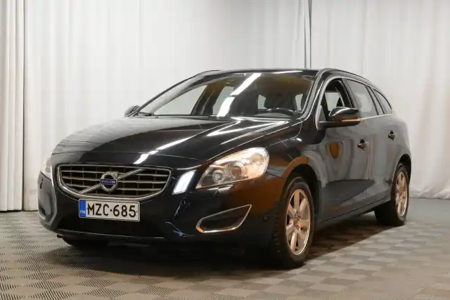 Musta Farmari, Volvo V60 – MZC-685