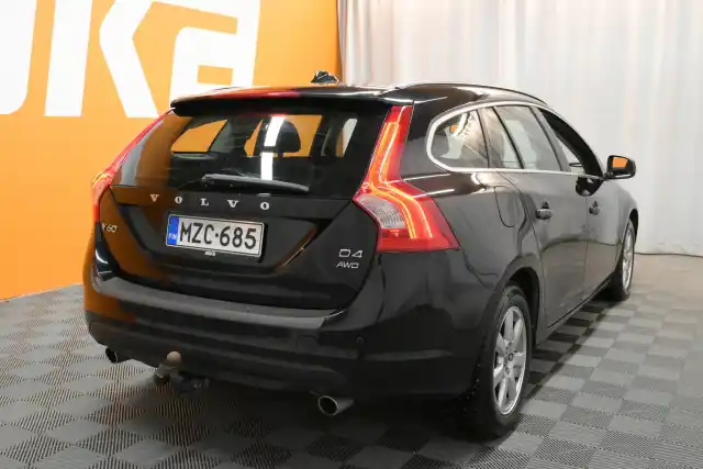 Musta Farmari, Volvo V60 – MZC-685