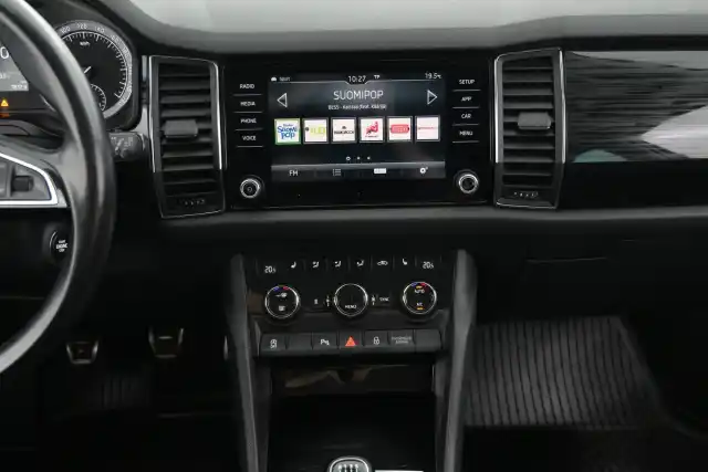 Valkoinen Maastoauto, Skoda Kodiaq – MZC-708