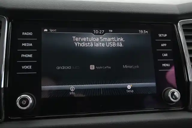 Valkoinen Maastoauto, Skoda Kodiaq – MZC-708