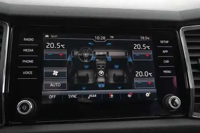 Valkoinen Maastoauto, Skoda Kodiaq – MZC-708