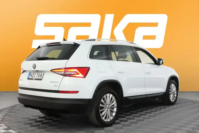 Valkoinen Maastoauto, Skoda Kodiaq – MZC-708