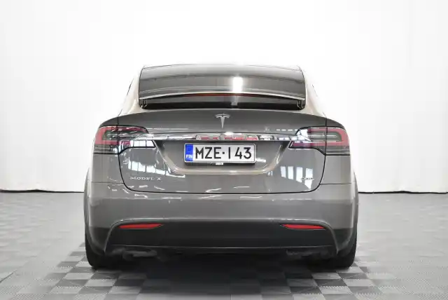 Ruskea Maastoauto, Tesla Model X – MZE-143